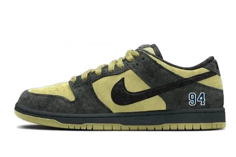 Nike SB Dunk x Supreme